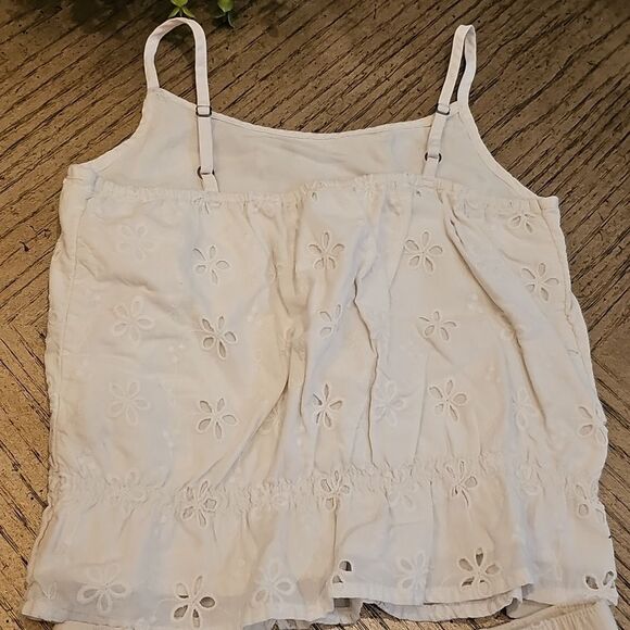 White Eyelet Crop Top and Shorts Set Size 7/8 Abercrombie - Picture 12 of 14